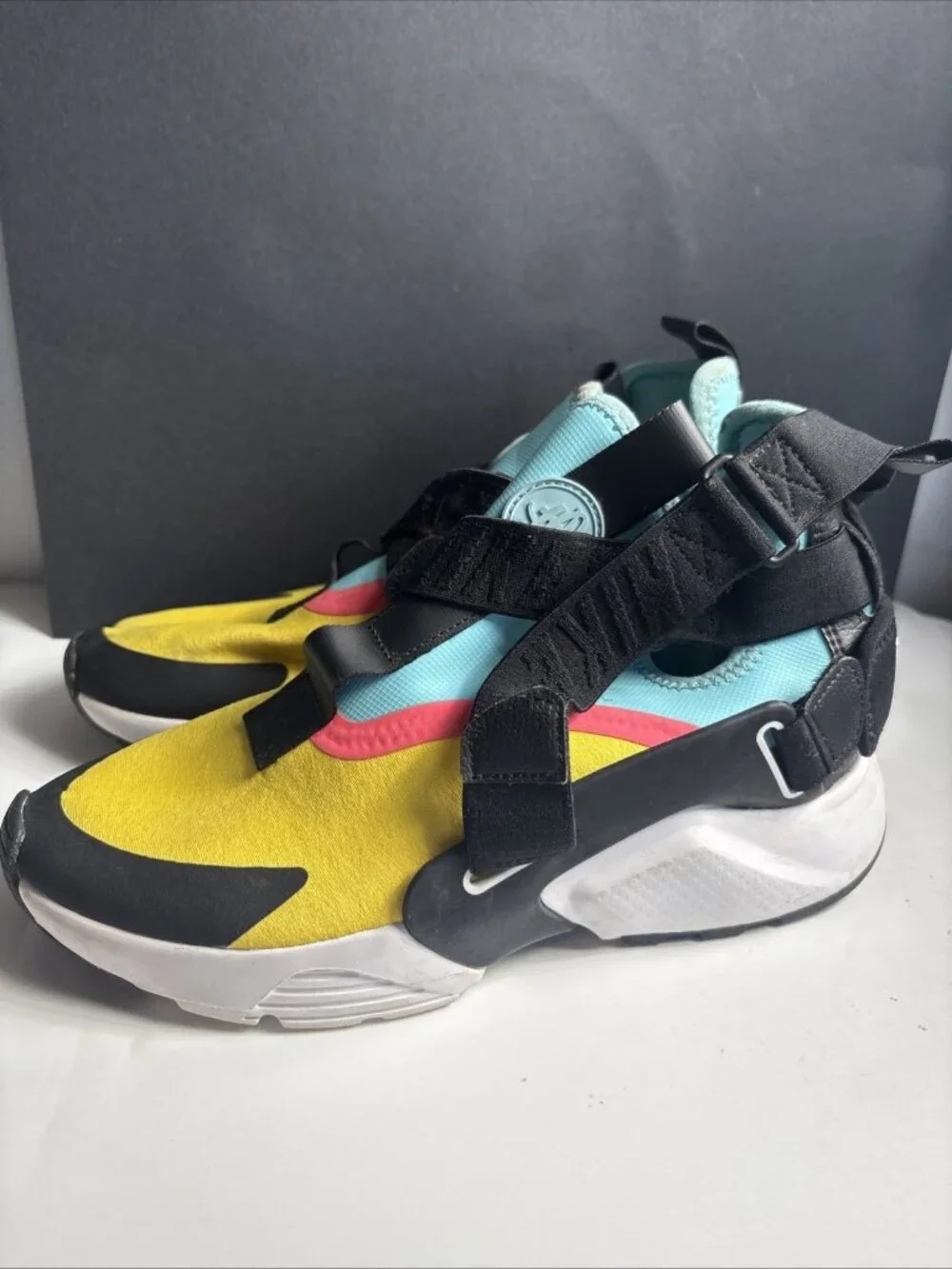 Nike Huarache City Mars  Sz 5Y Multi Colors